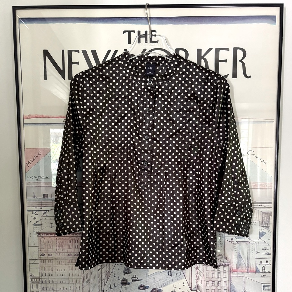 Gap satin polka dot mandarin collar blouse with buttons 1/2 way size S